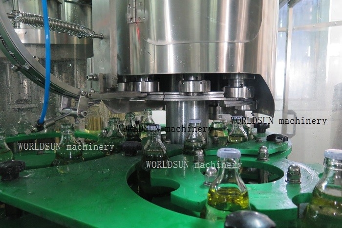 Middle Speed 4.2kw 2500ml aerated Beverage Filling Machine 7000 BPH gas beverage filling machine
